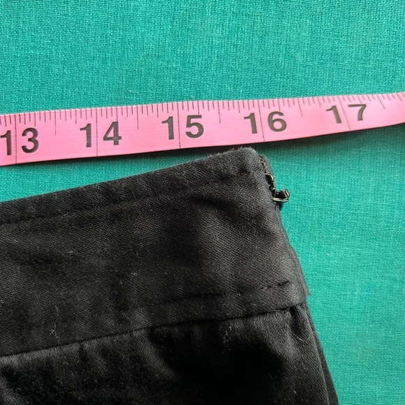 DANA BUCHMAN Women’s Black Mini Skirt. 4 Mock Pockets. Side Zip. Size 10 - Picture 5 of 7